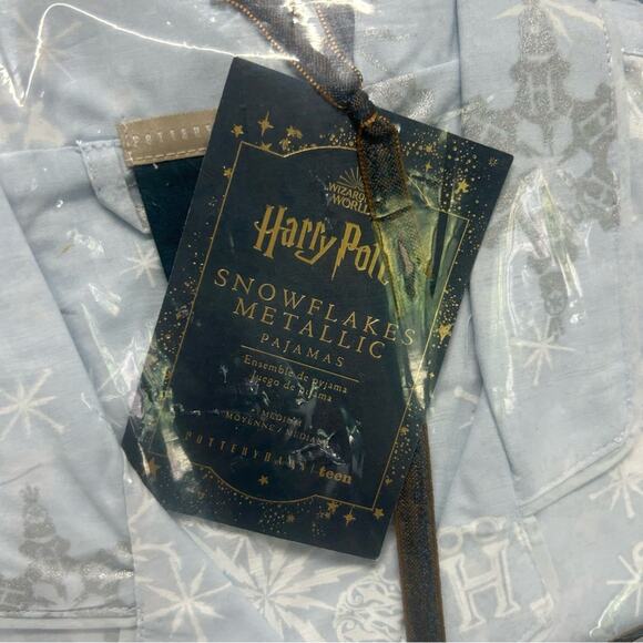 Pottery Barn x Harry Potter Snowflakes Metallic Pajama Set Button Shirt Pant NWT - Picture 2 of 5